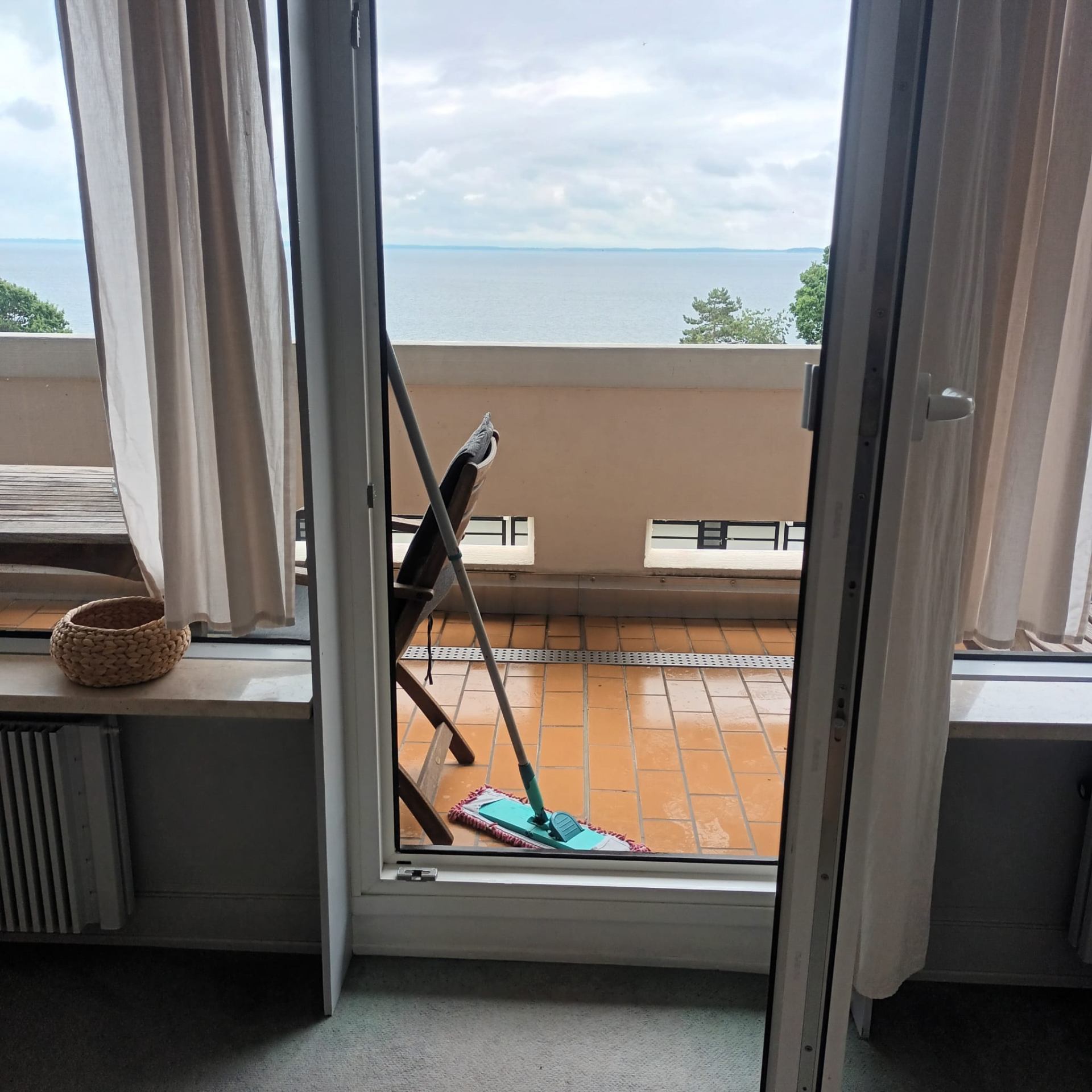 Fensterreinigung mit Meerblick durch unser Team in Ostholstein