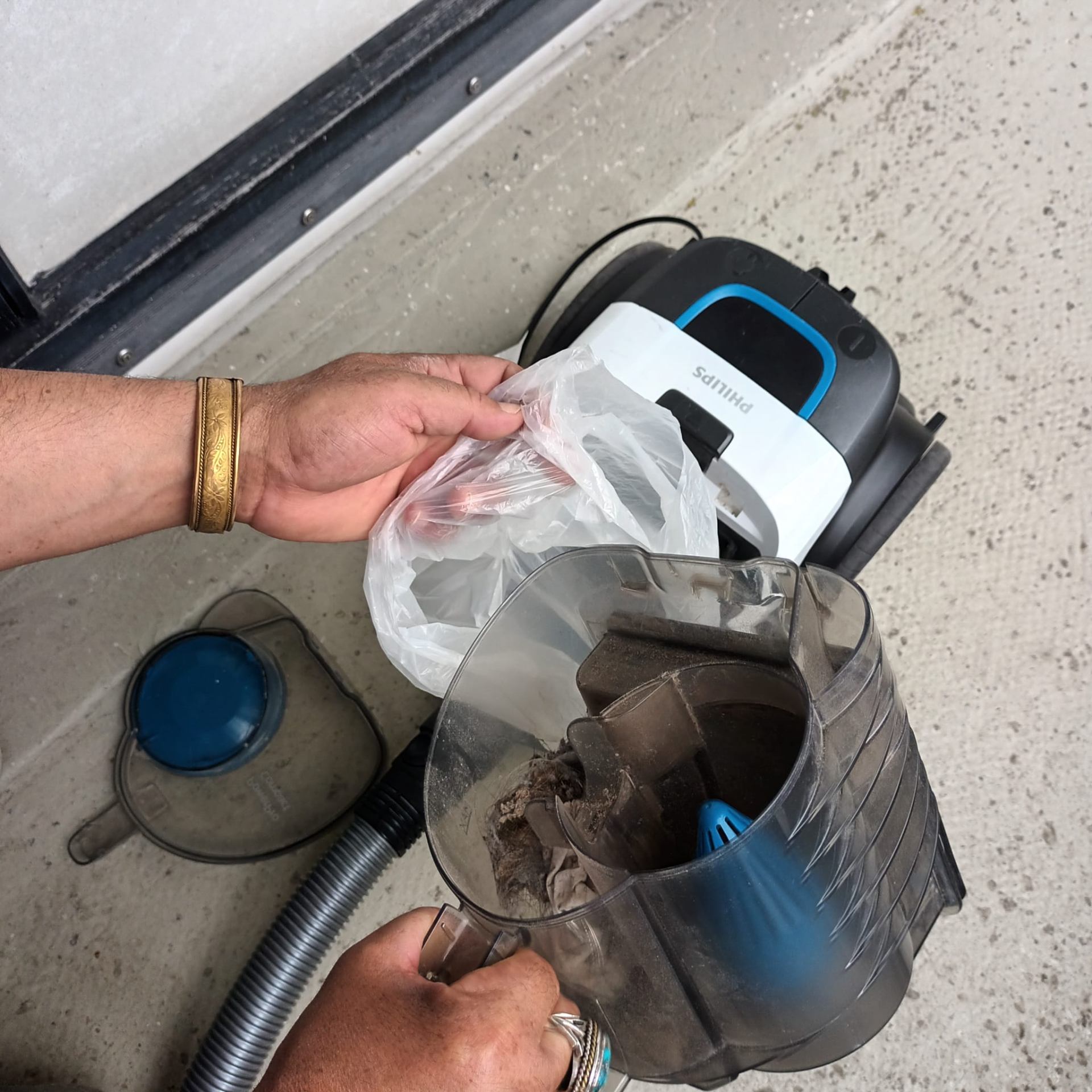 Unser Reinigungsteam bei der Arbeit in einer Ferienwohnung in Ostholstein